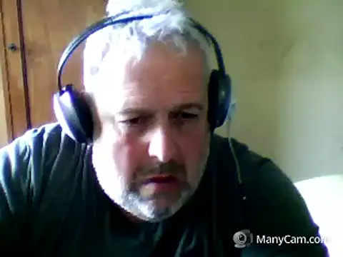 Snapshot of swichcassanesi chatting on April 19, 2026, 11:55 am swichcassanesi online show from April 19, 2026, 11:55 am