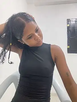 LIA PARKERR online show from April 12, 2026, 7:50 pm