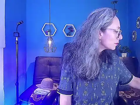 Snapshot of laurasofia45 chatting on February 17, 2026, 3:48 am laurasofia45 online show from February 17, 2026, 3:48 am