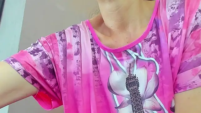 Snapshot of laurasofia45 chatting on February 7, 2026, 12:35 pm laurasofia45 online show from February 7, 2026, 12:35 pm