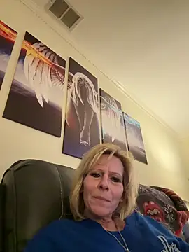 Snapshot of FireAfterDark chatting on February 25, 2026, 1:39 am FireAfterDark online show from February 25, 2026, 1:39 am