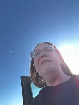 Snapshot of lickablelynn87 chatting on February 25, 2026, 3:34 pm lickablelynn87 online show from February 25, 2026, 3:34 pm