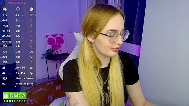 AdeLuna online show from May 30, 2026, 9:42 pm