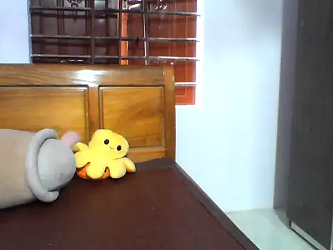 NinaKey online show from April 17, 2026, 1:41 am