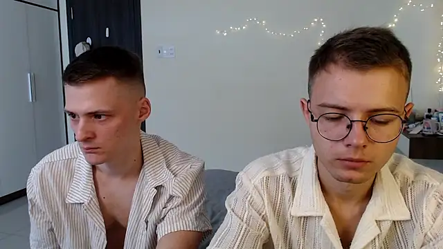 NikiKerryCum online show from June 7, 2026, 4:28 am