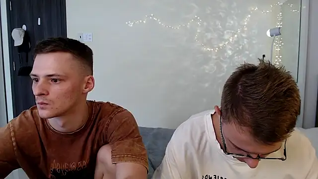 NikiKerryCum online show from June 10, 2026, 5:30 am