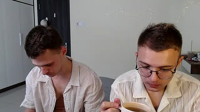 NikiKerryCum online show from June 6, 2026, 9:25 am