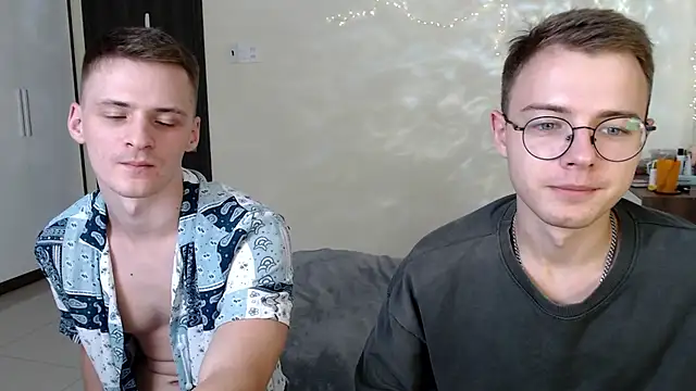 NikiKerryCum online show from June 15, 2026, 12:27 pm