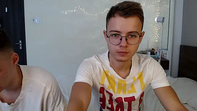 NikiKerryCum online show from June 13, 2026, 2:42 am