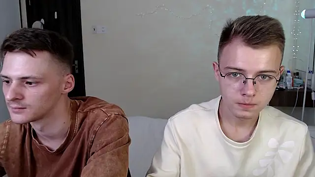 NikiKerryCum online show from July 24, 2026, 12:01 pm