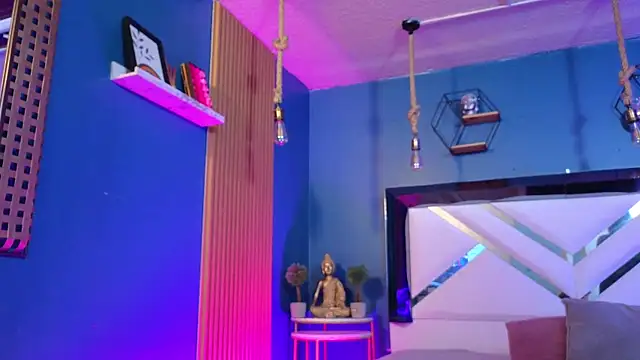 Ladyy brownn online show from April 15, 2026, 11:49 am