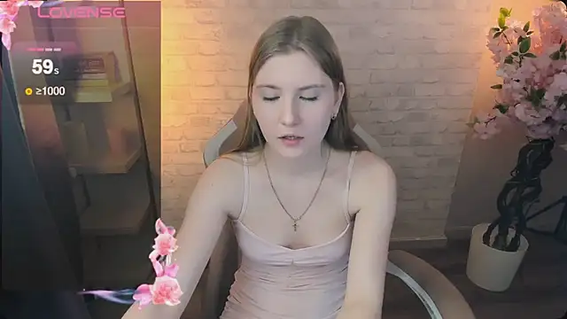 Caroline Desire  online show from April 15, 2026, 11:27 am