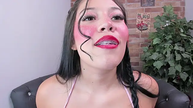 foxy vera online show from July 10, 2026, 11:10 am