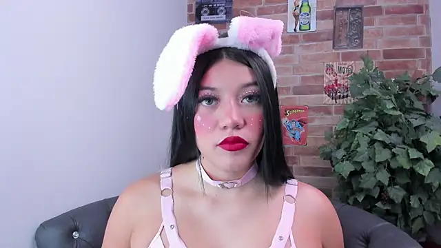 foxy vera online show from July 22, 2026, 11:01 am