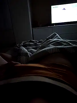 latya111 online show from April 23, 2026, 10:11 pm