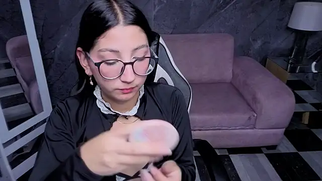 Snapshot of Sophie_jones_b chatting on February 24, 2026, 12:50 pm Sophie jones b online show from February 24, 2026, 12:50 pm