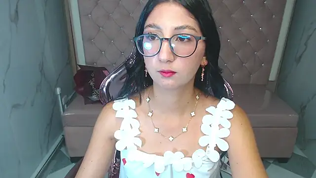 Snapshot of Sophie_jones_b chatting on February 14, 2026, 12:49 pm Sophie jones b online show from February 14, 2026, 12:49 pm