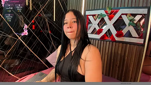 AriannaFoxxy online show from May 28, 2026, 12:00 pm