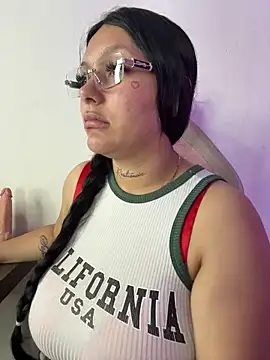 Miia  Taylor online show from February 16, 2026, 2:54 am