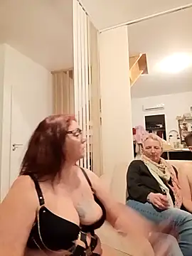 pulpeuse64 online show from March 7, 2026, 10:26 pm