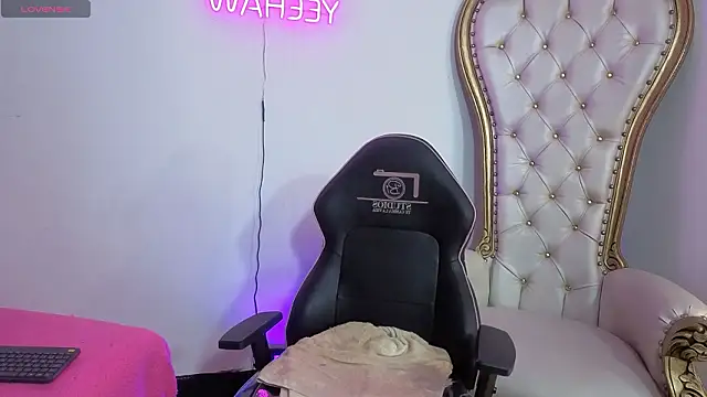 MILAH TAY online show from March 29, 2026, 3:19 am