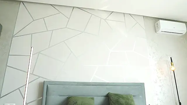 DollyV online show from April 25, 2026, 1:41 pm