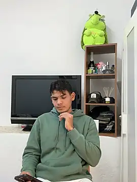 DavShi online show from February 17, 2026, 11:02 pm