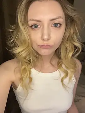 Leecey online show from March 5, 2026, 10:59 pm