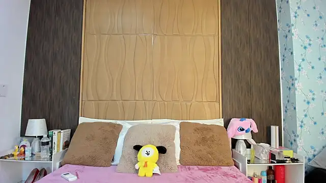 AlisHoward online show from April 7, 2026, 7:26 pm