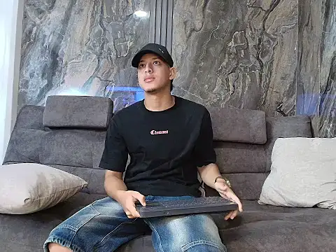 Snapshot of Noah_Blackk chatting on February 20, 2026, 1:13 pm Noah Blackk online show from February 20, 2026, 1:13 pm