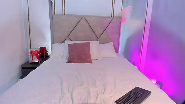 NiicoleLeroy online show from March 21, 2026, 12:09 pm