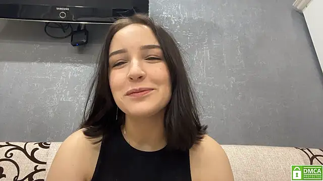 Sylynisem online show from February 2, 2026, 7:35 pm