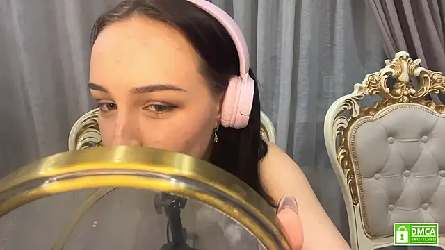 Sylynisem online show from February 16, 2026, 7:12 pm