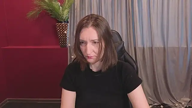 Snapshot of SelestiaSnata chatting on February 18, 2026, 1:47 am SelestiaSnata online show from February 18, 2026, 1:47 am