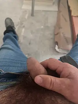 yolanda339 online show from April 15, 2026, 11:49 am