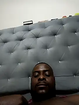 Snapshot of Tuverdugo12 chatting on April 15, 2026, 11:16 am Tuverdugo12 online show from April 15, 2026, 11:16 am