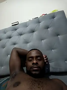 Snapshot of Tuverdugo12 chatting on April 12, 2026, 11:08 pm Tuverdugo12 online show from April 12, 2026, 11:08 pm