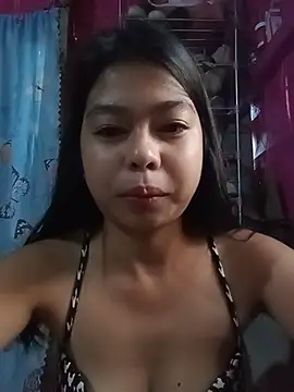 Snapshot of Heavens_night04 chatting on February 6, 2026, 10:39 pm Heavens night04 online show from February 6, 2026, 10:39 pm