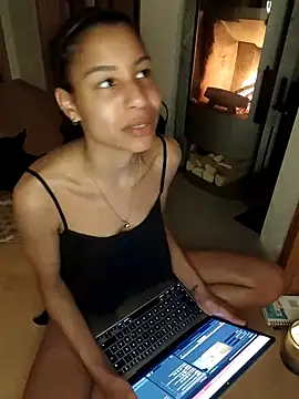 YaraEstelle online show from March 8, 2026, 11:19 pm