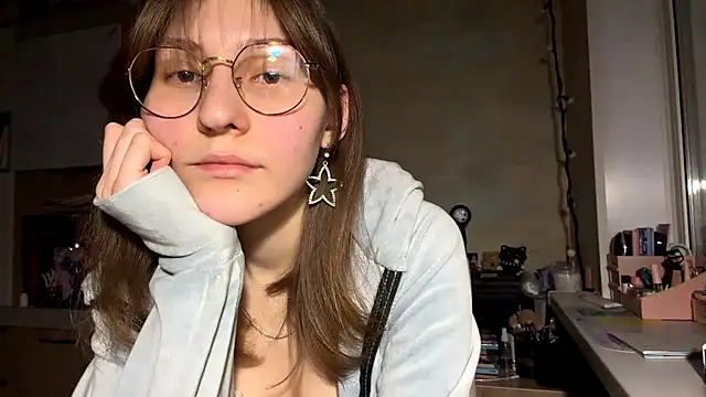 Snapshot of Miaaa_Moon chatting on February 3, 2026, 2:22 pm Miaaa Moon online show from February 3, 2026, 2:22 pm