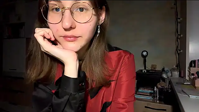 Snapshot of Miaaa_Moon chatting on February 5, 2026, 4:14 pm Miaaa Moon online show from February 5, 2026, 4:14 pm