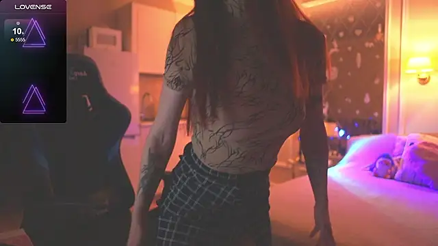 Snapshot of foxy_red_ chatting on February 2, 2026, 9:25 pm foxy red online show from February 2, 2026, 9:25 pm