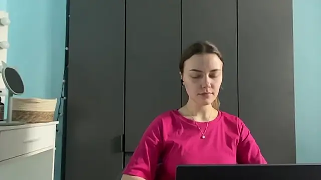 Snapshot of AndreeMerryman chatting on February 13, 2026, 2:11 am AndreeMerryman online show from February 13, 2026, 2:11 am