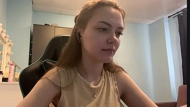 AndreeMerryman online show from April 15, 2026, 3:12 am