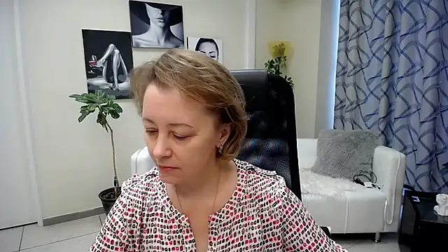 Snapshot of MONA_W chatting on February 8, 2026, 6:22 am MONA W online show from February 8, 2026, 6:22 am