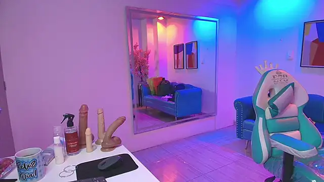 Madame scarlett online show from April 6, 2026, 11:33 am