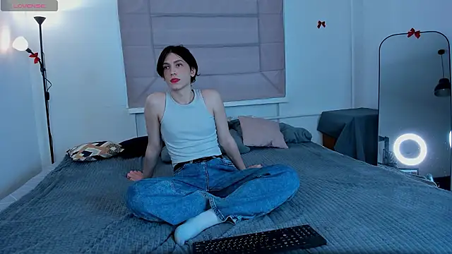 Snapshot of TwinkleSnip chatting on February 5, 2026, 1:40 pm TwinkleSnip online show from February 5, 2026, 1:40 pm