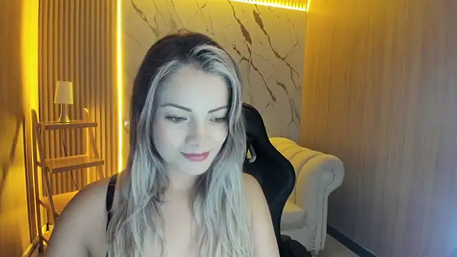 Snapshot of sofia_nova_tf chatting on February 3, 2026, 1:27 pm sofia nova tf online show from February 3, 2026, 1:27 pm