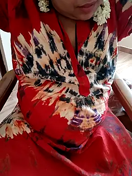 Snapshot of silk_rose05 chatting on April 1, 2026, 7:10 am silk rose05 online show from April 1, 2026, 7:10 am