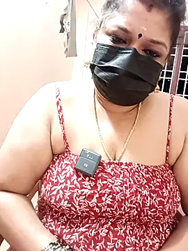 Snapshot of silk_rose05 chatting on April 2, 2026, 7:31 pm silk rose05 online show from April 2, 2026, 7:31 pm